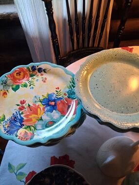 The Pioneer Woman Floral Multicolor & Teal Scalloped Dinner Plates